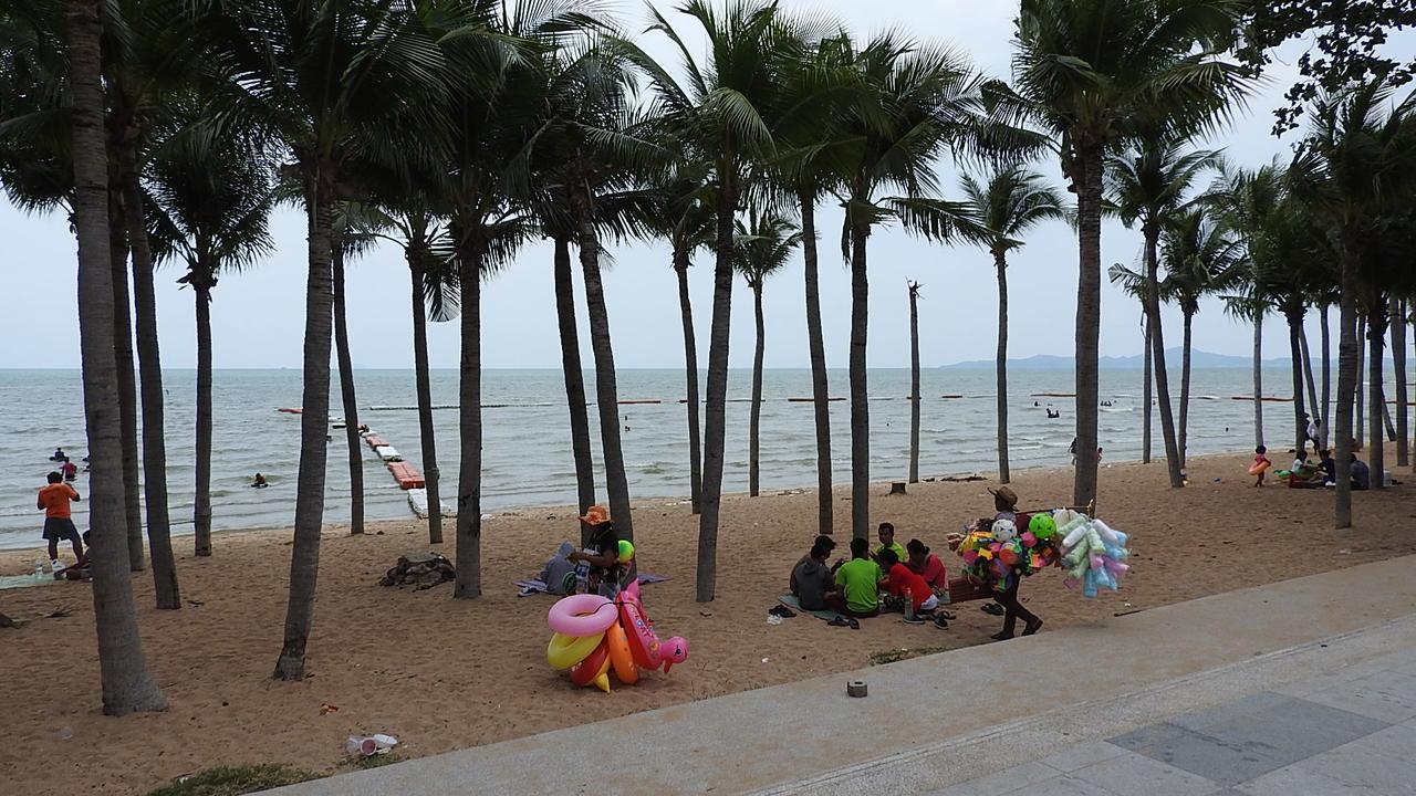 Luxurious Apartment On Jomtien Beach Road Εξωτερικό φωτογραφία